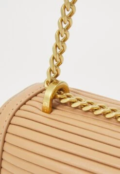 Ted Baker Plisse Xbody Bag - Schoudertas - Camel 8 Ted Baker Plisse Xbody Bag - Schoudertas - Camel -Ted Baker 3f123c7cbfae496c9a4335f4ded5dd2f