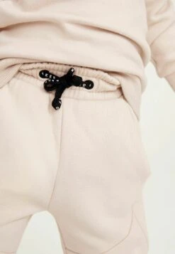 Set Standard - Trainingspak - Stone -Ted Baker 783b7e95a0634a0bbcd95acba4dcb8b7