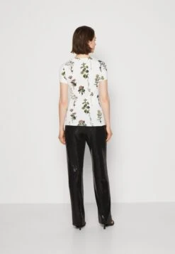 Ted Baker Rasmean - T-Shirt Print - White 8 Ted Baker Rasmean - T-Shirt Print - White -Ted Baker 997ed47fce1c4dfa9a2e6ab0795f0af3